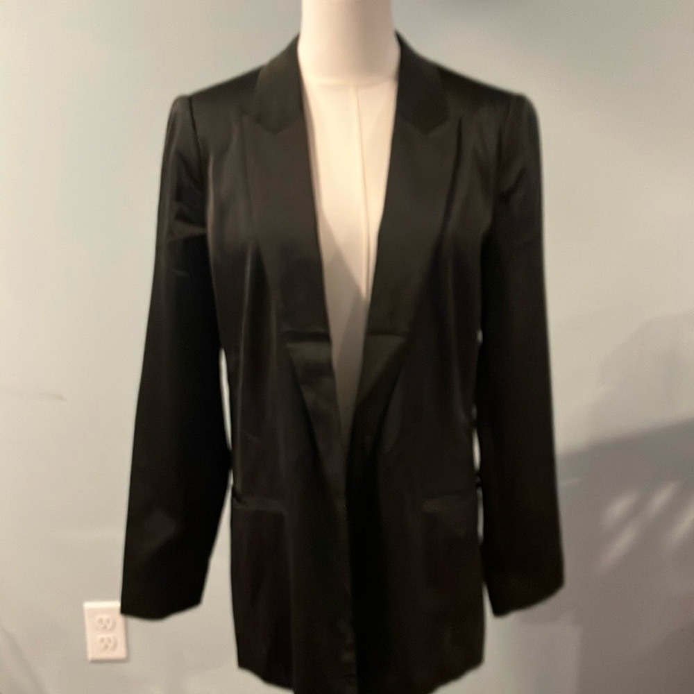 NWT satin-look blazer